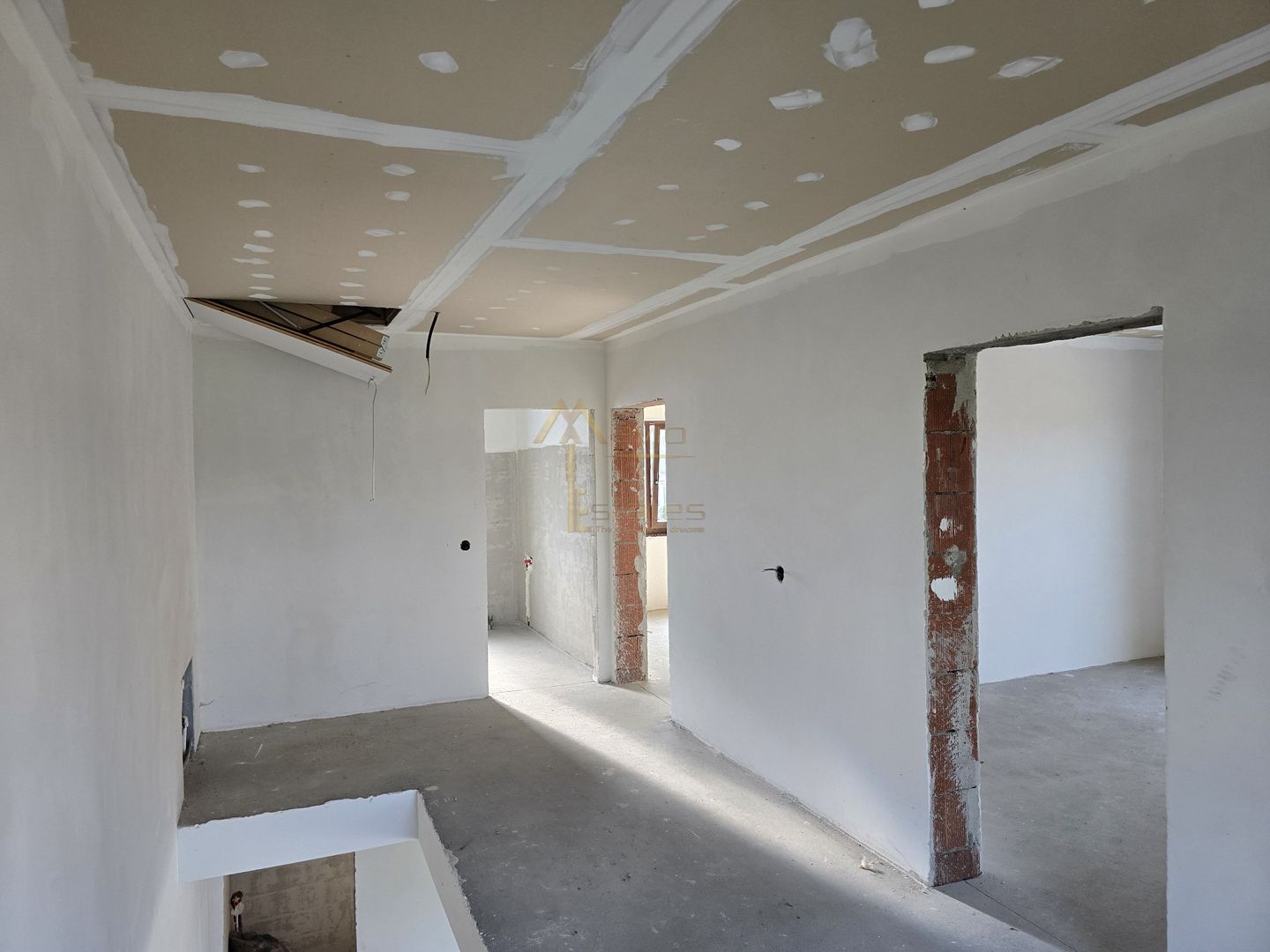 Martinesti, Duplex pe etaj, Suprafete generoase, Garaj dublu - Poză 10