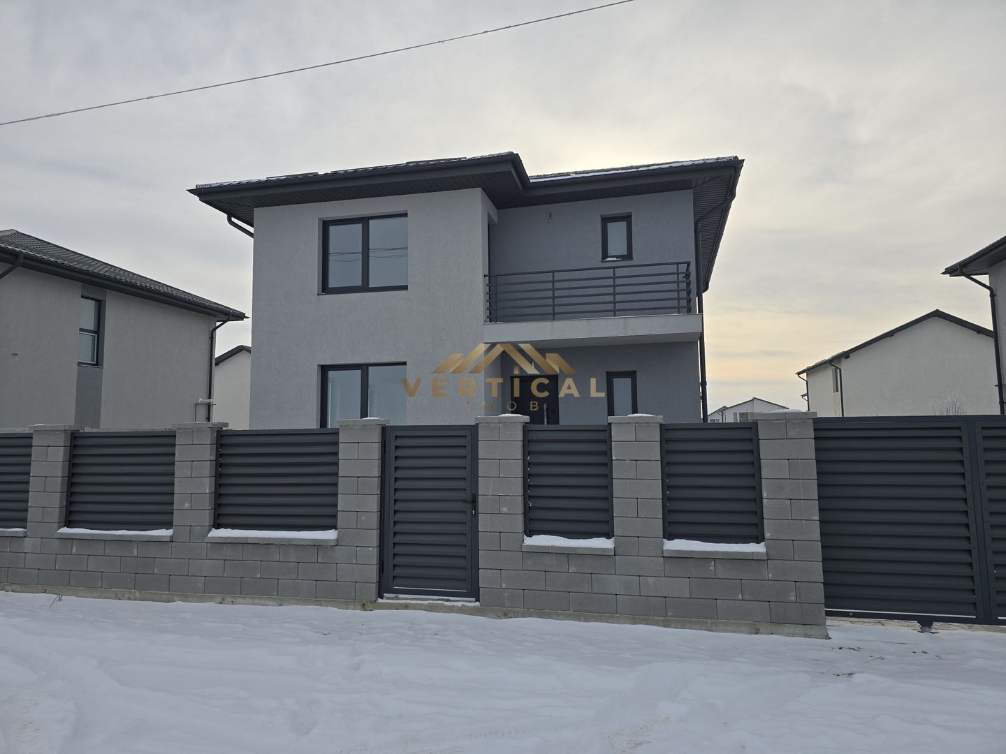 Vila cu teren superb in comuna Berceni! 4 Camere - Poză 1