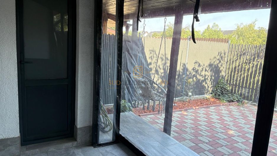 Vila P+1, complet mobilată și utilată-Str. Lacramioarelor - Poză 17