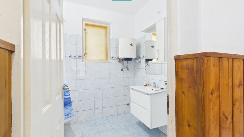 Casă cu 3 camere și teren generos în Battonya - Poză 9