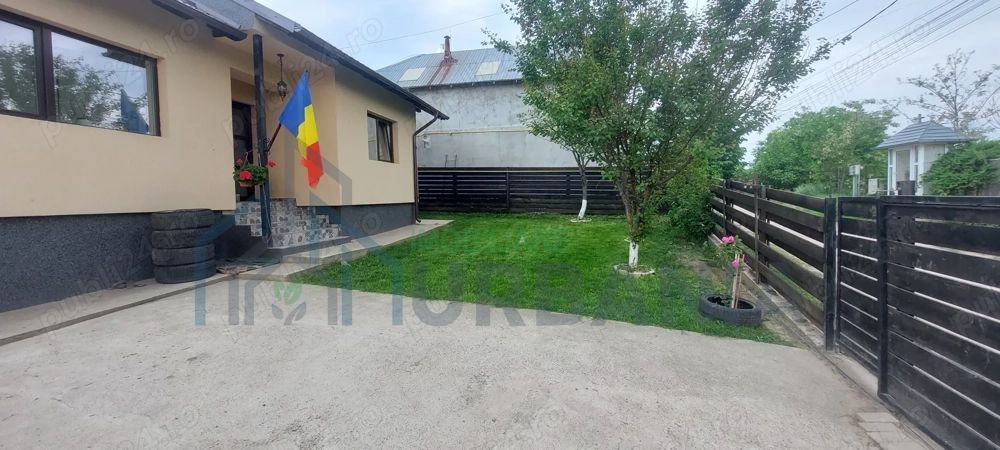 Teren cu două case în Breazu Copou - Poză 1