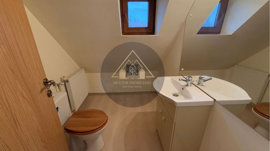 Casă nou construită în Centrul vechi Medias - Poză 12