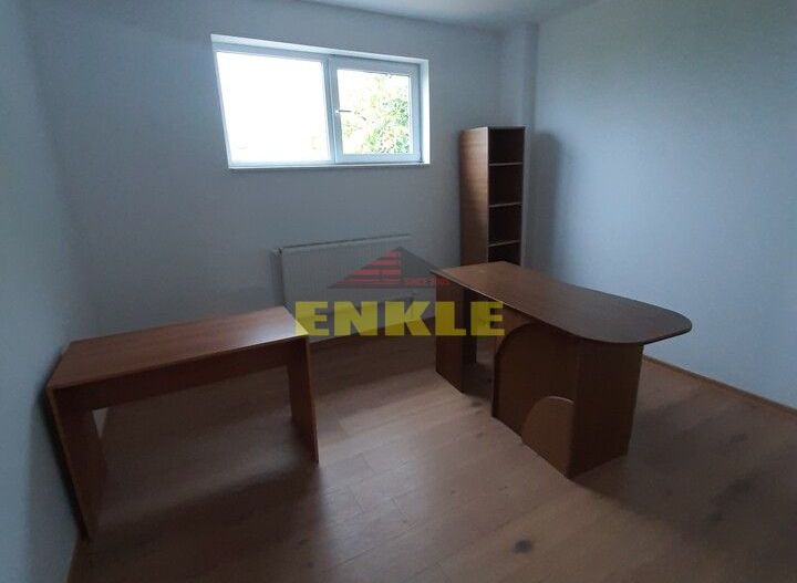 Hala 280 mp + apartament cu 4 camere la etaj /150 mp/ Zona Industriala - Poză 2
