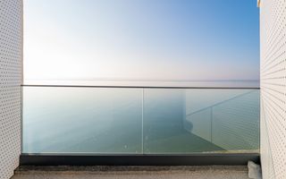 2 camere Mamaia | Private Lake- bloc 2025| Vedere frontală la lac, la 5 m de apa - Poză 16