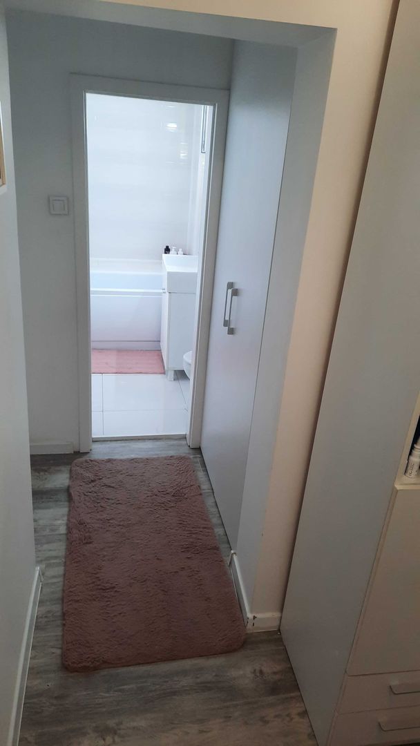 3 camere decom. , 2 bai, etaj 1, Mazepa 1 , renovat, mobilat, utilat - Poză 4