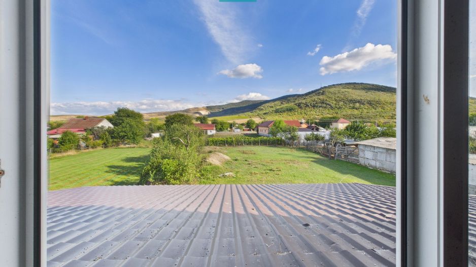 Casă cu panoramă spre dealurile Șiriei - Poză 1