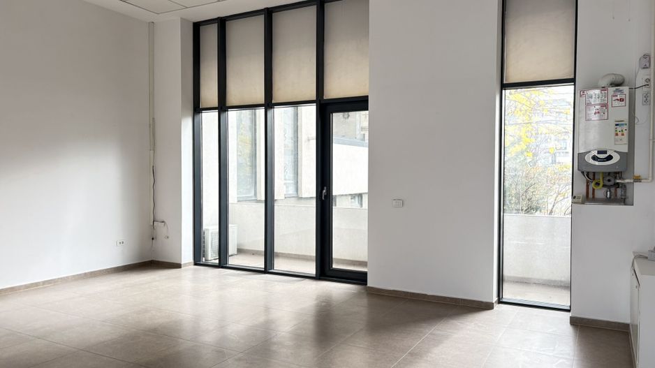 DE ÎNCHIRIAT – Spațiu comercial 102 m² – Coresi Avantgarden (Kasper) - Poză 7