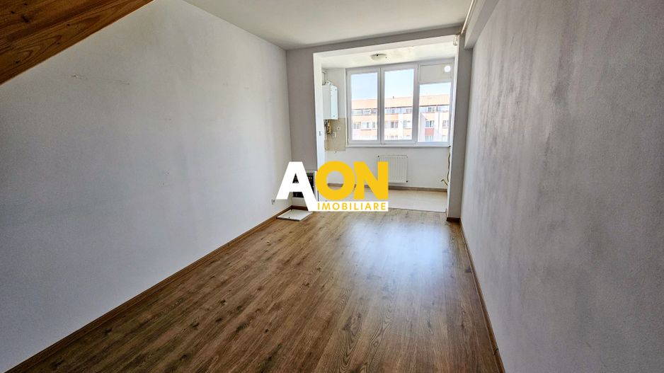 Apartament tip Penthouse, 4 camere, 2 bai, 108 mp utili + boxa, Centru - Poză 2