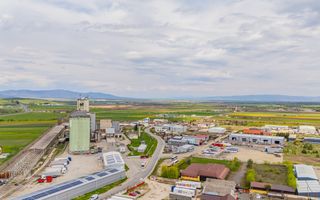 Hala industriala Codlea ,se poate impartii in doua - Poză 27