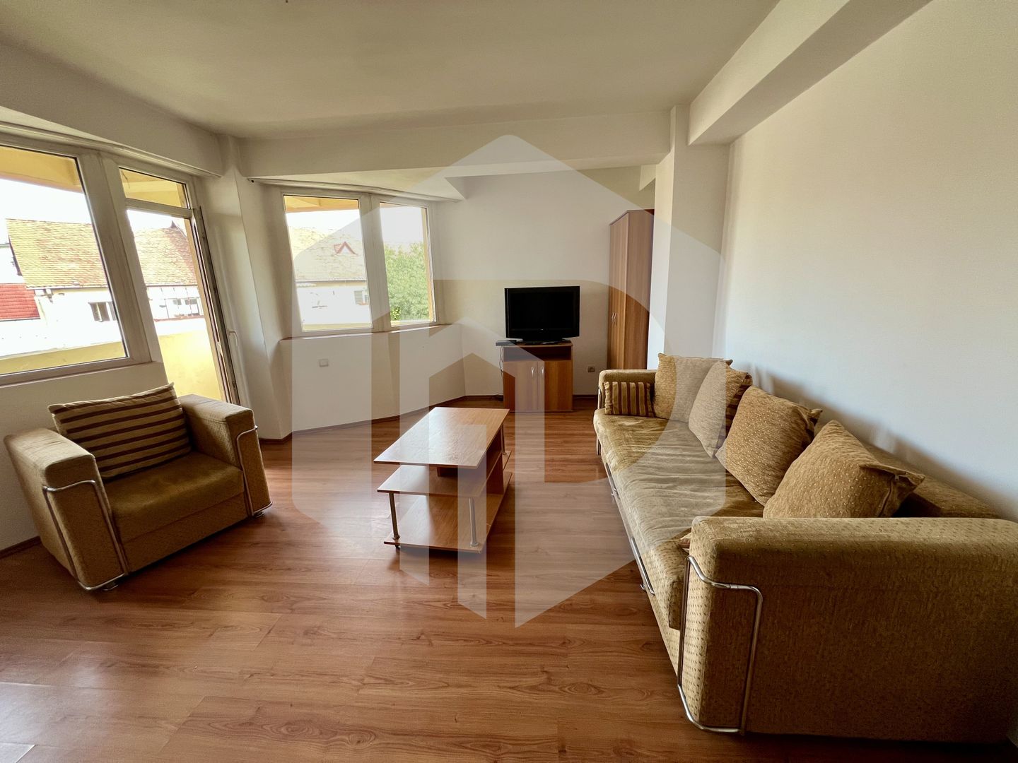 Apartament 3 camere de închiriat-Str.Uzinei-zona Spital/Gara - Poză 1