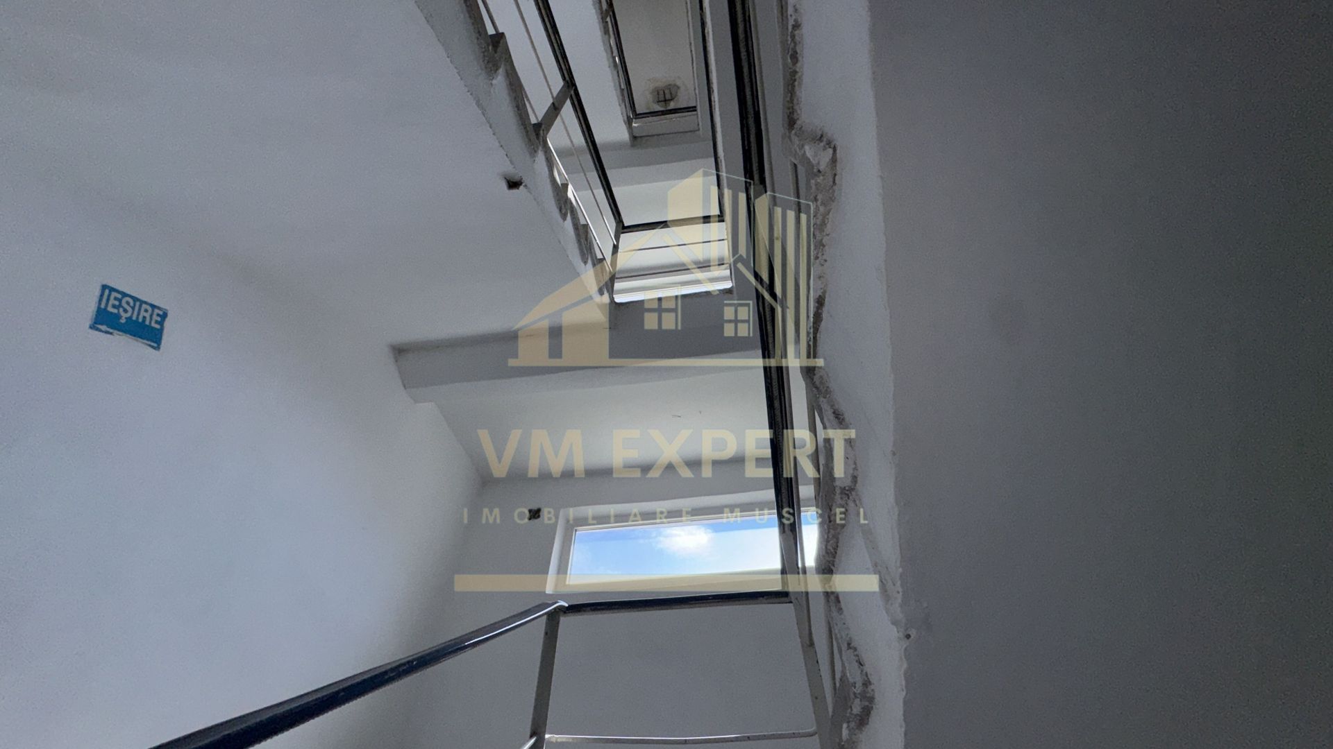 BLOC DE GARSONIERE P+4 SUPRAFAȚĂ UTILĂ 2135MP TEREN 2967 MP CĂMPULUNG - Poză 33