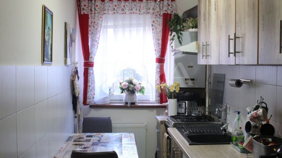 Spațiu și confort – apartament cu 3 camere decomandat în zona Florilor - Poză 1