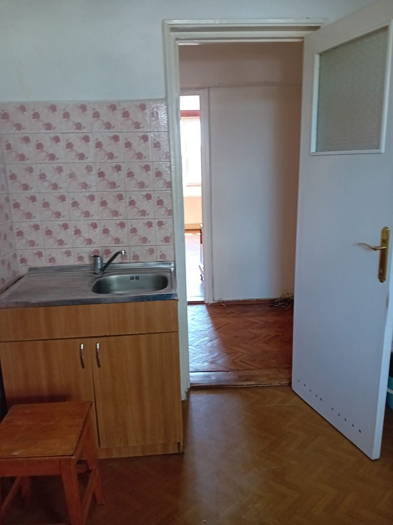 De vanzare -  apartament cu 3 camere decomandate, Tiglina 2, etaj 3/4 - Poză 9
