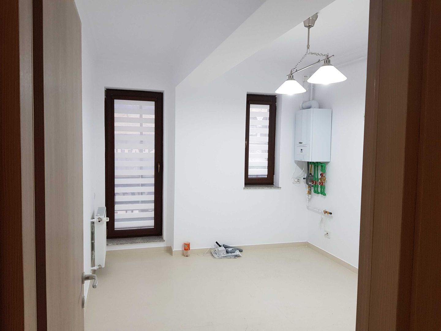 DE ÎNCHIRIAT: Apartament 3 camere – Piața Victoriei - Poză 3