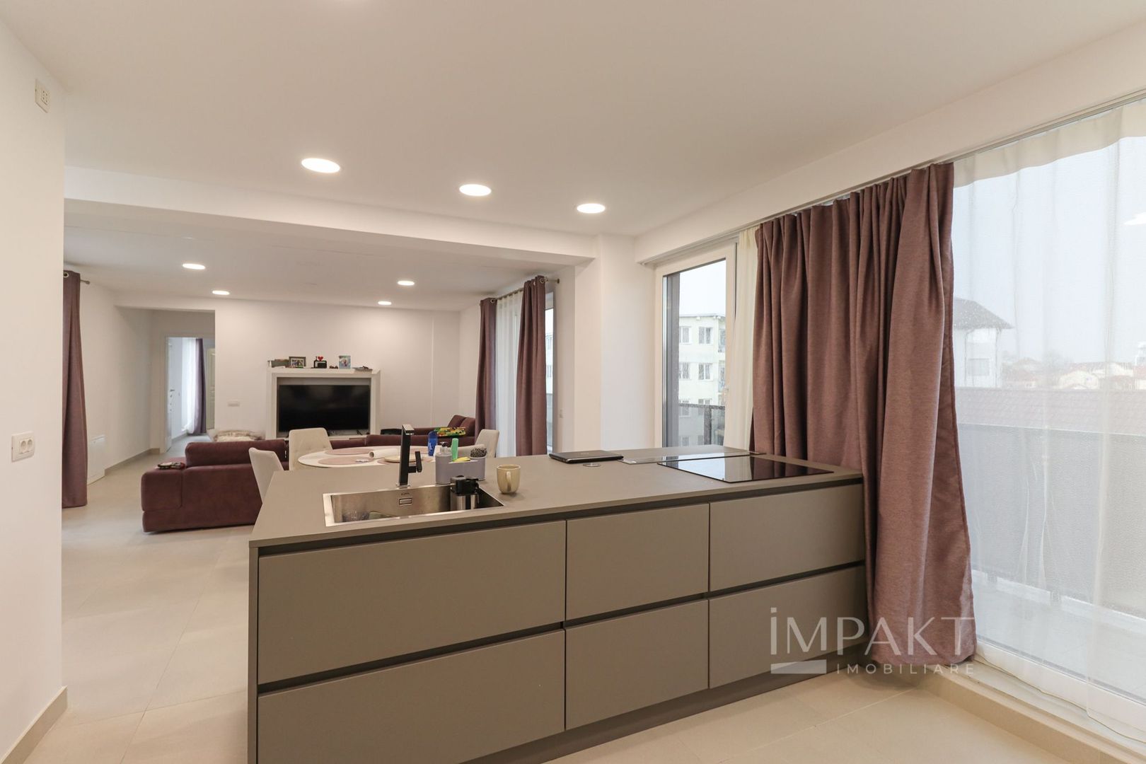 Penthouse dispus pe 2 niveluri in Dambul Rotund - Poză 7
