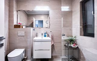Apartament 2 camere 66 mp, zona Central - Poză 12