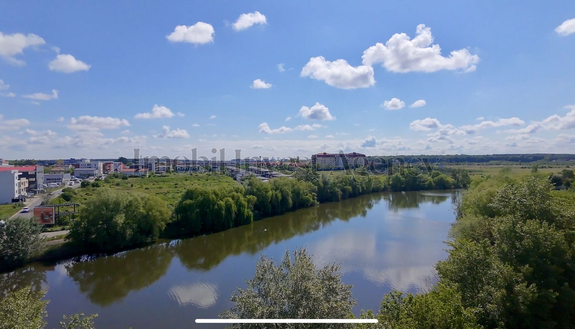 Apartament 3 camere de vanzare Pipera in bloc cu vedere la lac - Poză 1