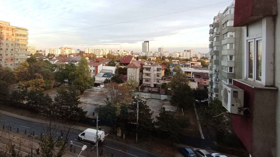 Inchiriem 2 camere complet renovat si mobilat zona 1 Mai - Poză 4