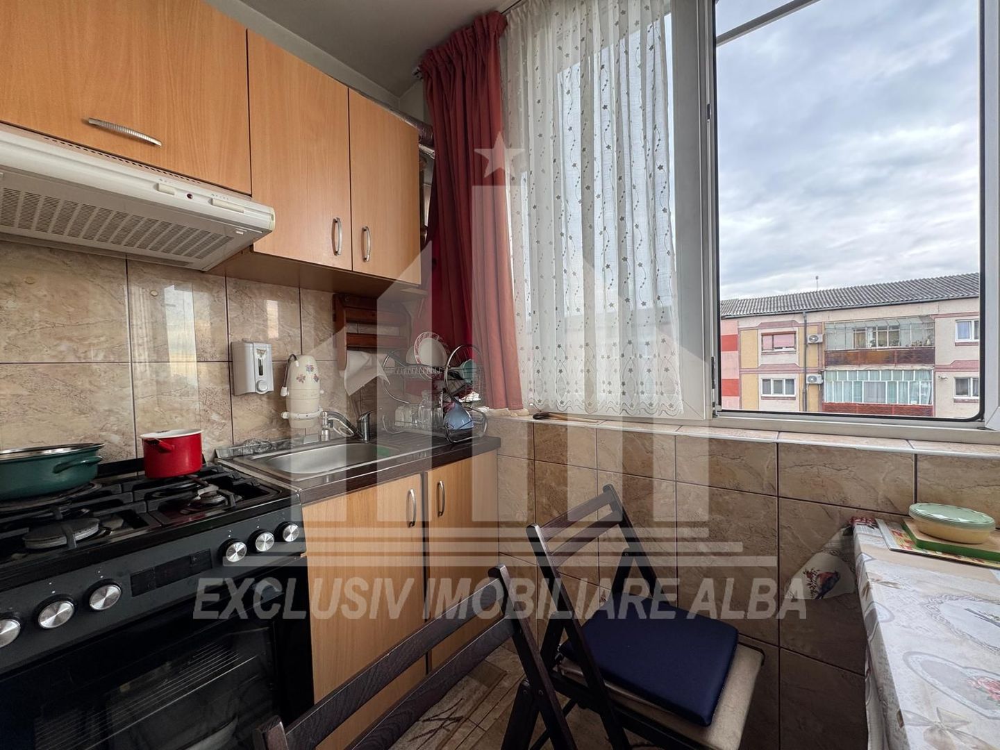 Apartament cu 2 camere decomandate, Cetate - Poză 3