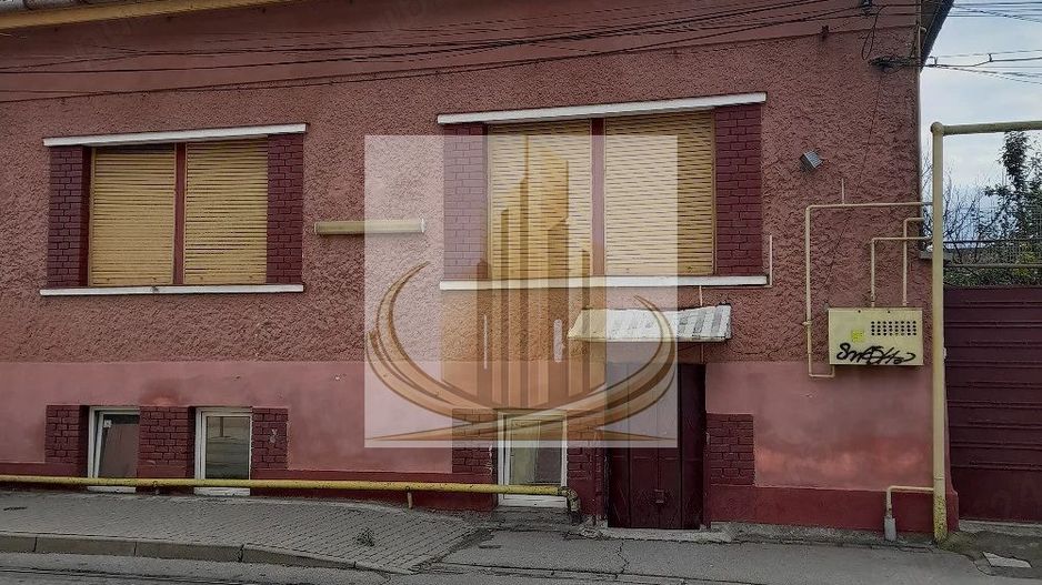 Casa Iosefin individuala 9 camere 3 apartamente - Poză 1