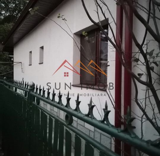 Casa 3 camere decomandate, renovata recent, zona centrala, 536mp teren - Poză 2