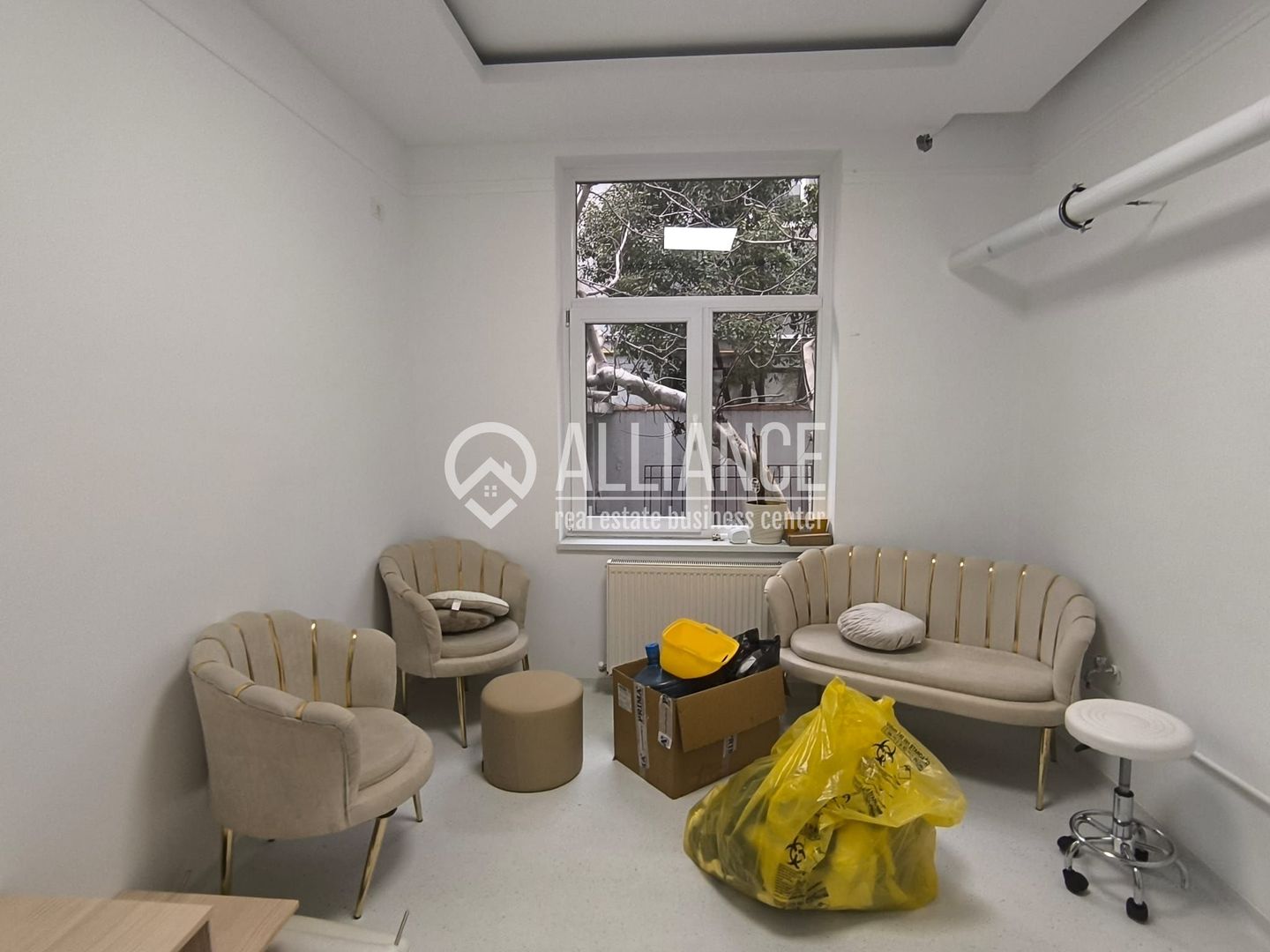 CAPITOL - Bdul Mamaia parter de vila stradal! - Poză 17