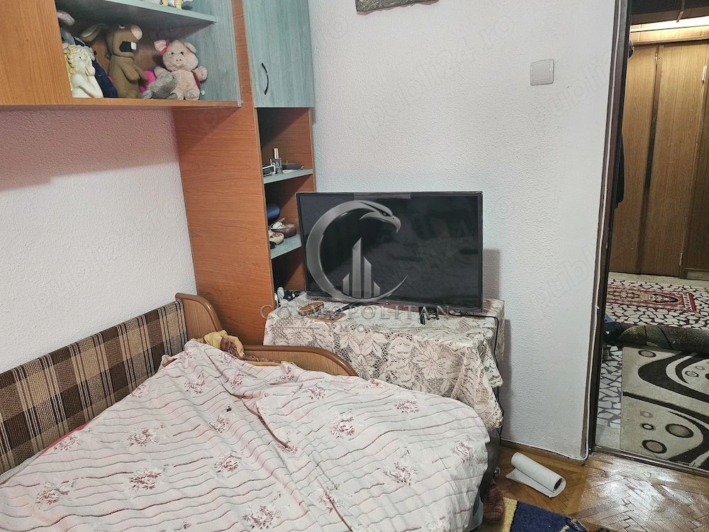 Apartament cu 3 camere zona Centru/Bazar ~ etaj 3 ~ cu imbunatatiri - Poză 5