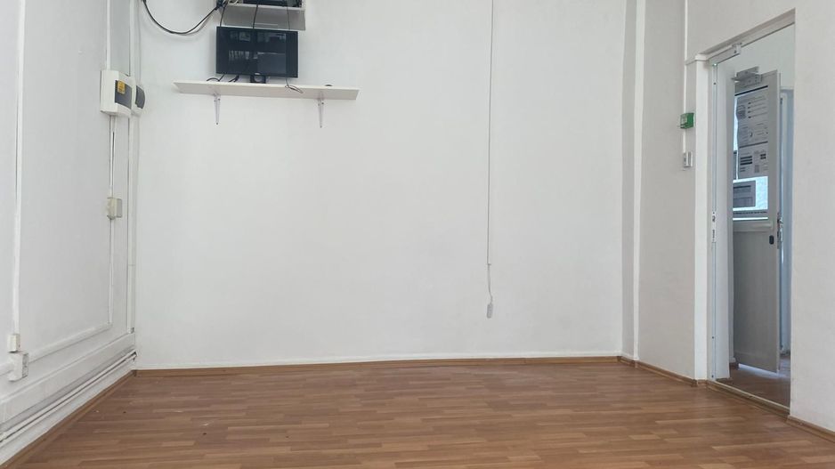 Locatie excelenta! Inchiriere spatiu comercial in Targoviste - centru - Poză 5