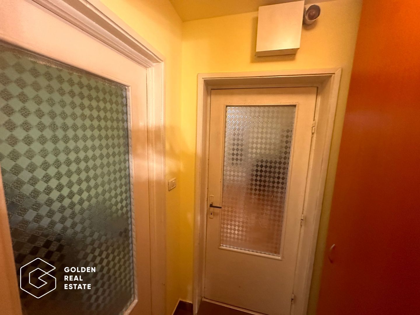 Apartament la cheie, 2 camere, Podgoria, etaj 1, centrala termica si balcon - Poză 11