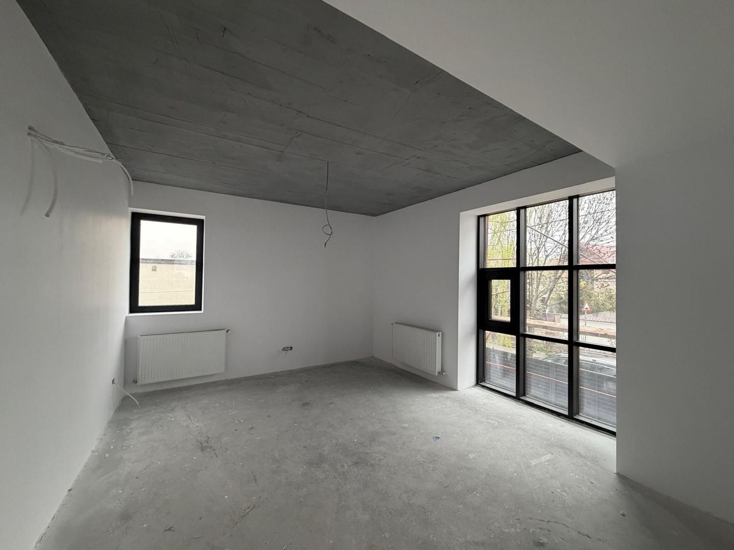 Locuință tip duplex cu design modern și curte proprie | 800m Colosseum mall - Poză 13