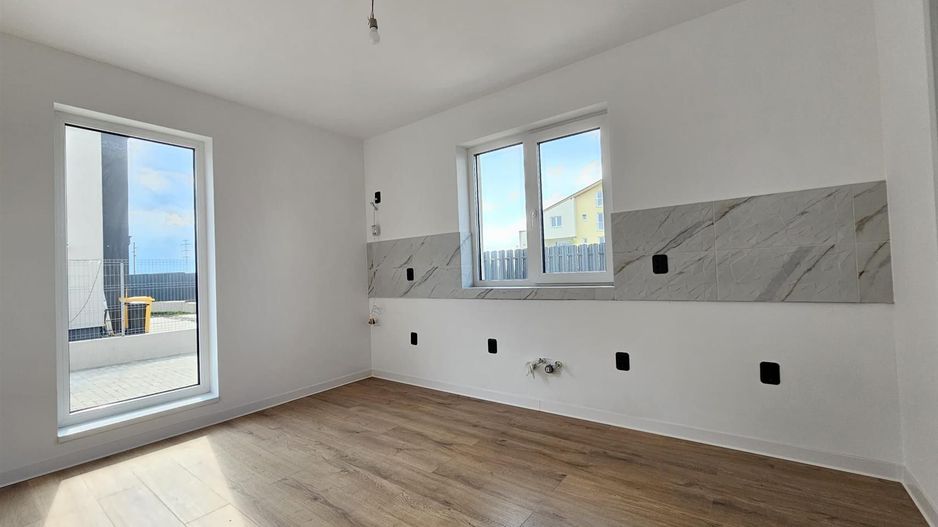 Casa Individuala cu 4 camere Sanpetru - Poză 4