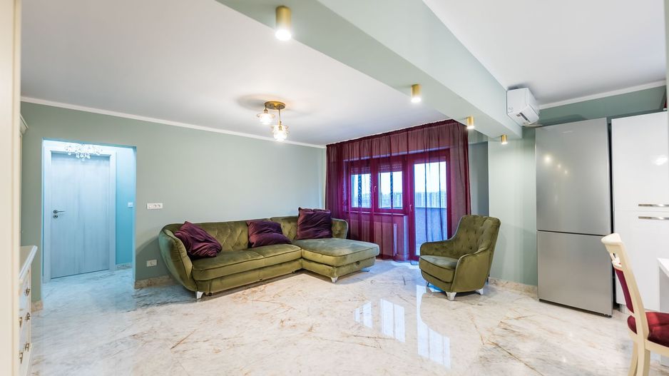 Apartament de închiriat cu 3 camere la Intim - Poză 3