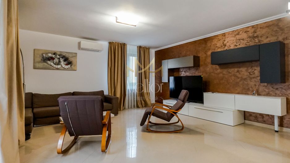 Ap spatios 4 camere, garaj, Andrei Muresanu, zona strazii Trifoiului - Poză 3