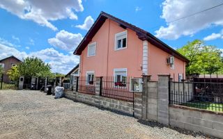 Casa individuală P+M, zonă liniștită, în Vatra veche a satului - Poză 1
