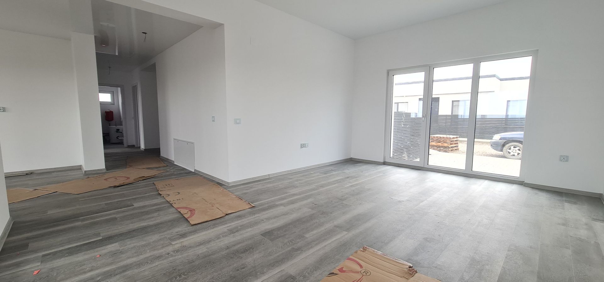 Casa 4 camere un nivel finalizata intabulata cartier Izvor Tarlungeni - Poză 1