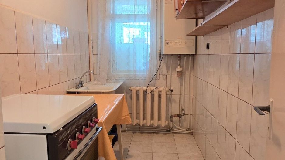 Apartament cu 2 camere, decomandate, etaj 10, VASLUI - zona NORD; - Poză 3
