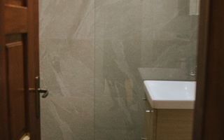 Apartament renovat recent, 3 camere – Cartier Tudor, lângă Școala 18 - Poză 6