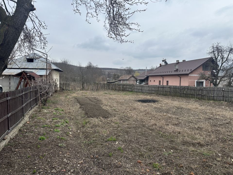 Teren intravilan 1 304 mp - Calinesti- Gorganu-Arges! - Poză 2