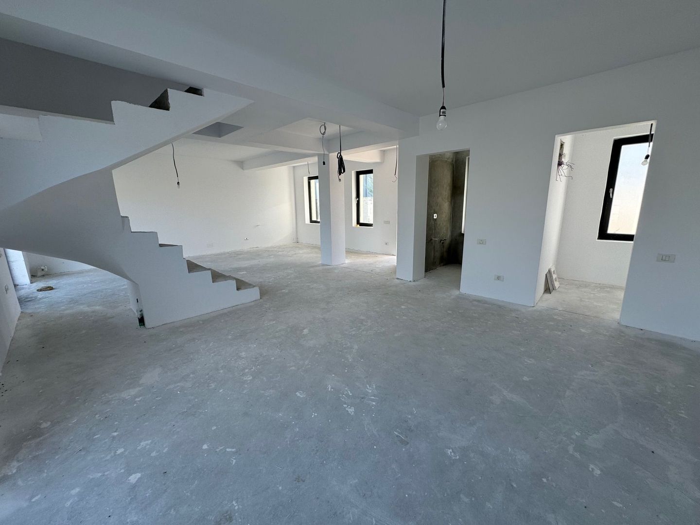 Vila Otopeni Odaile, curte GENEROASA 390m2 - Poză 4