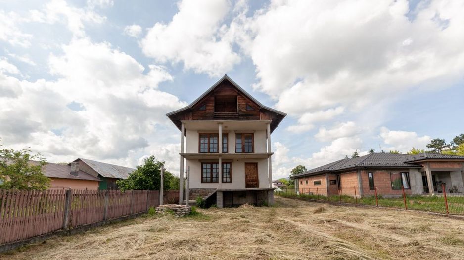 Casa in Domnesti Arges - ideala pentru locuire permanenta sau vacanta - Poză 2