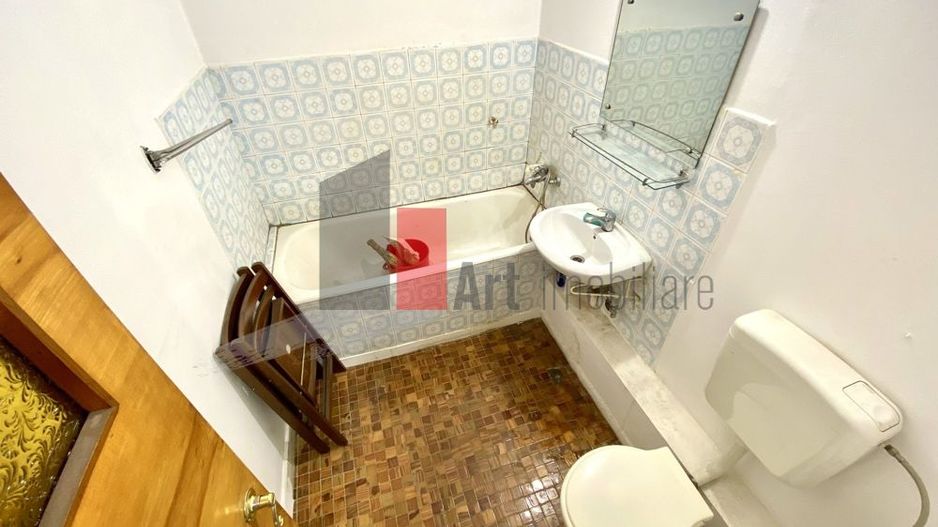 APARTAMENT DE 2 CAMERE - Poză 3