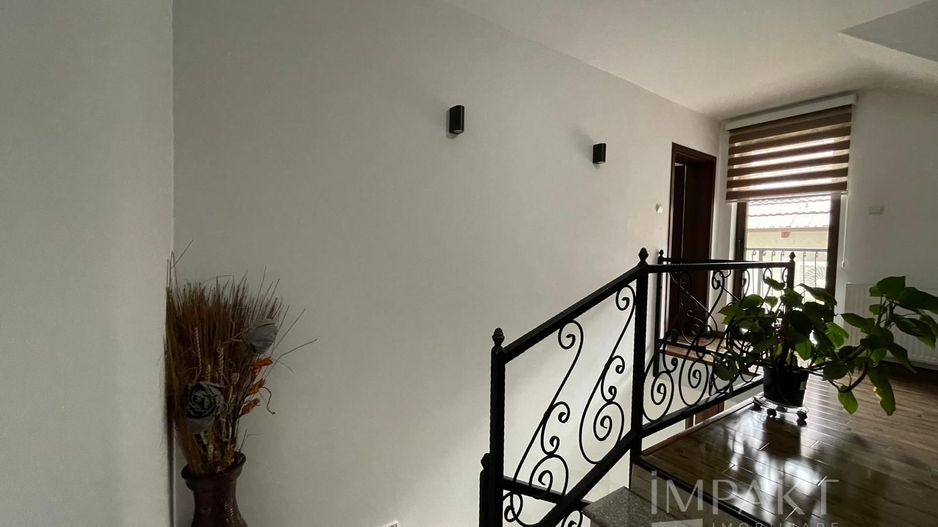 Casa  cu 4 Camere si Garaj in Cartierul Someseni, Cluj-Napoca - Poză 8