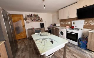 De vanzare casa in Hudum, teren generos. - Poză 8