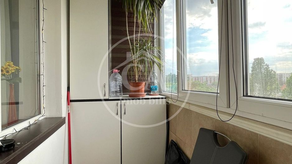 Apartament cu 3 camere de vanzare in zona Decebal, Oradea - Poză 12