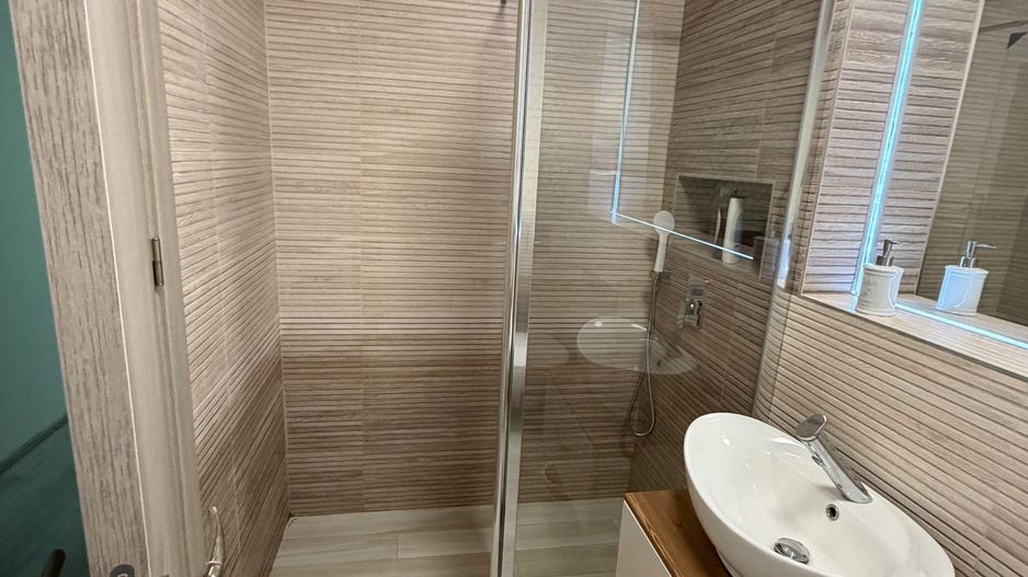 Apartament 2 camere cu parcare - Zona CENTRALA - Str Decebal - Poză 8