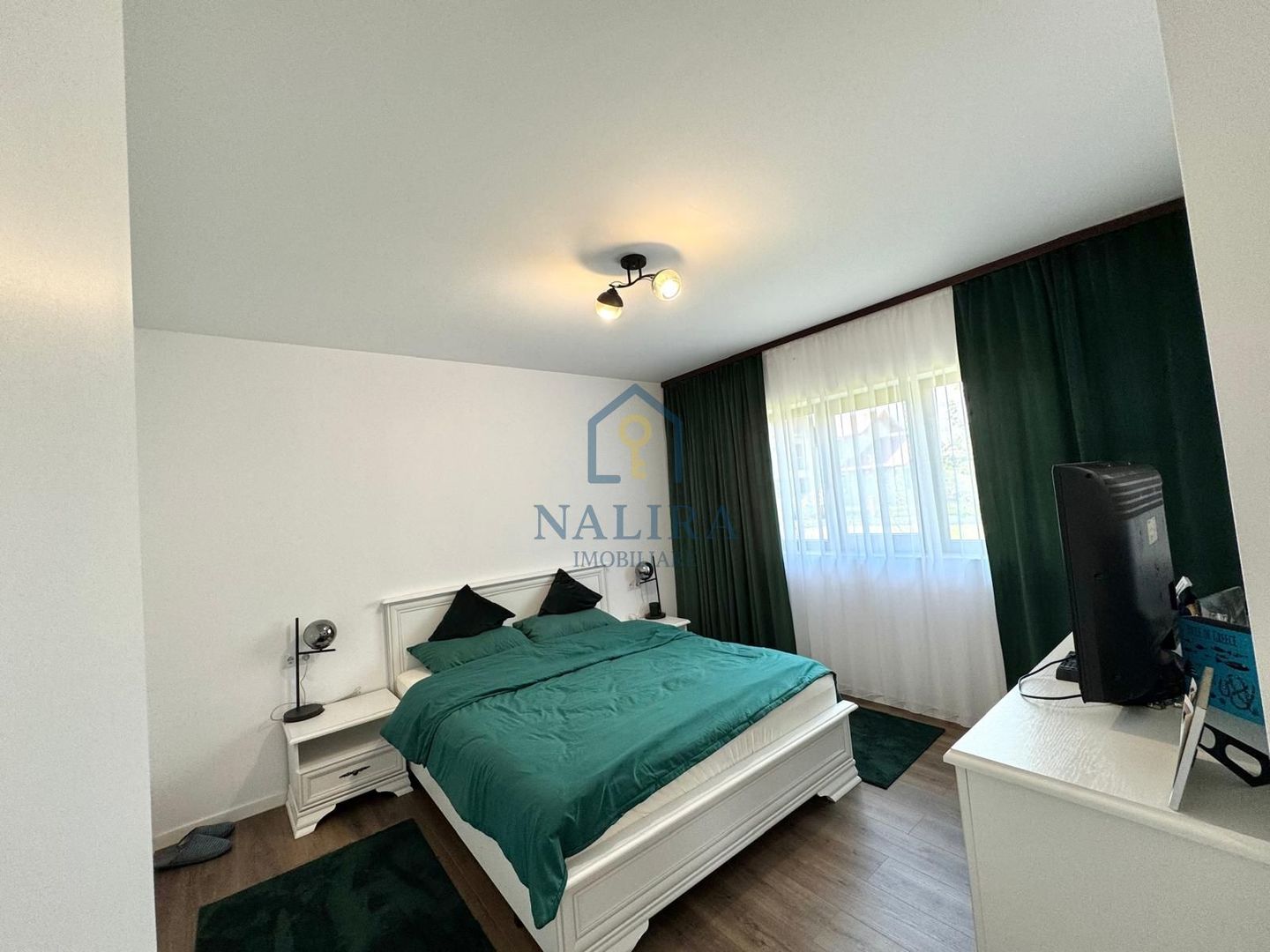 Casa de vanzare cu 14 Ari teren - Lapusel - Poză 10