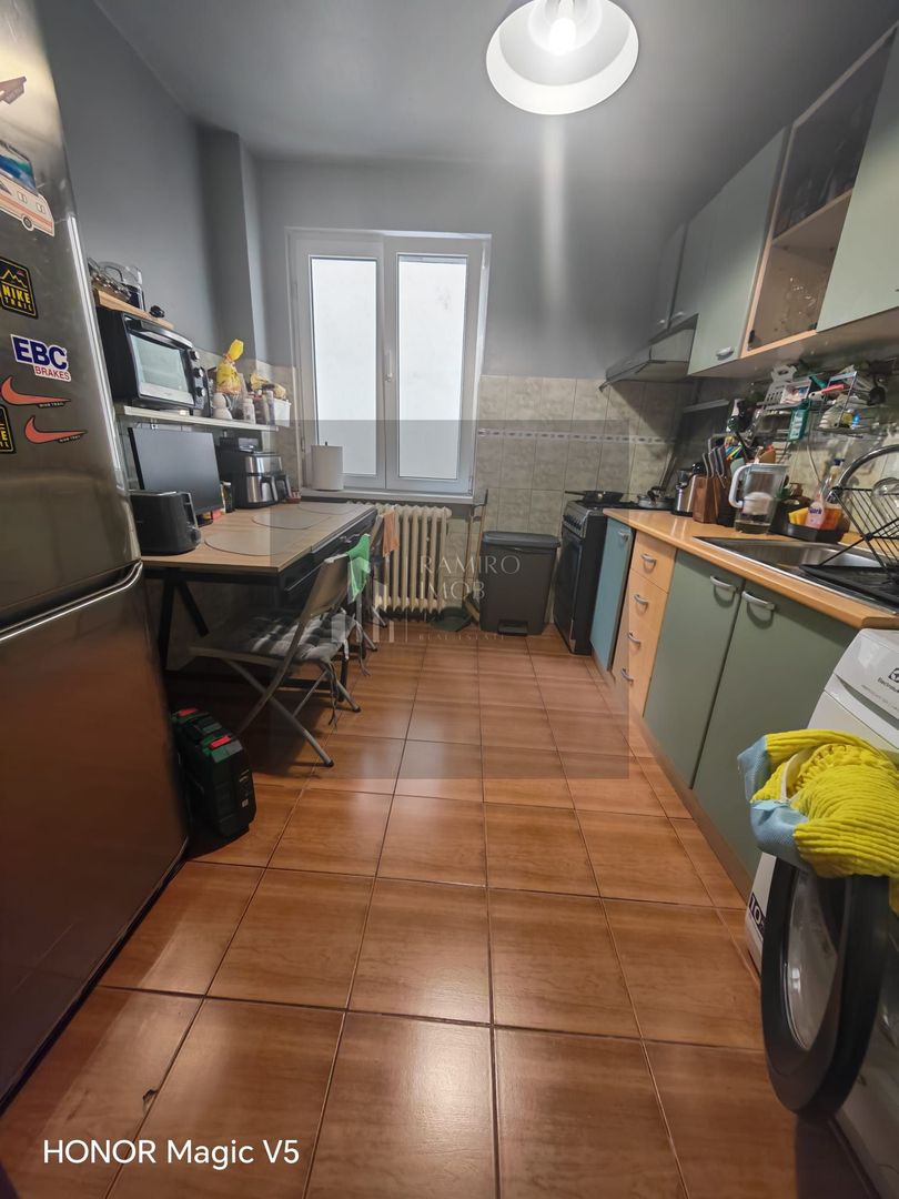 Apartament 3 camere decomandat An 1982 Anvelopat Etaj 1 Titan - Poză 7