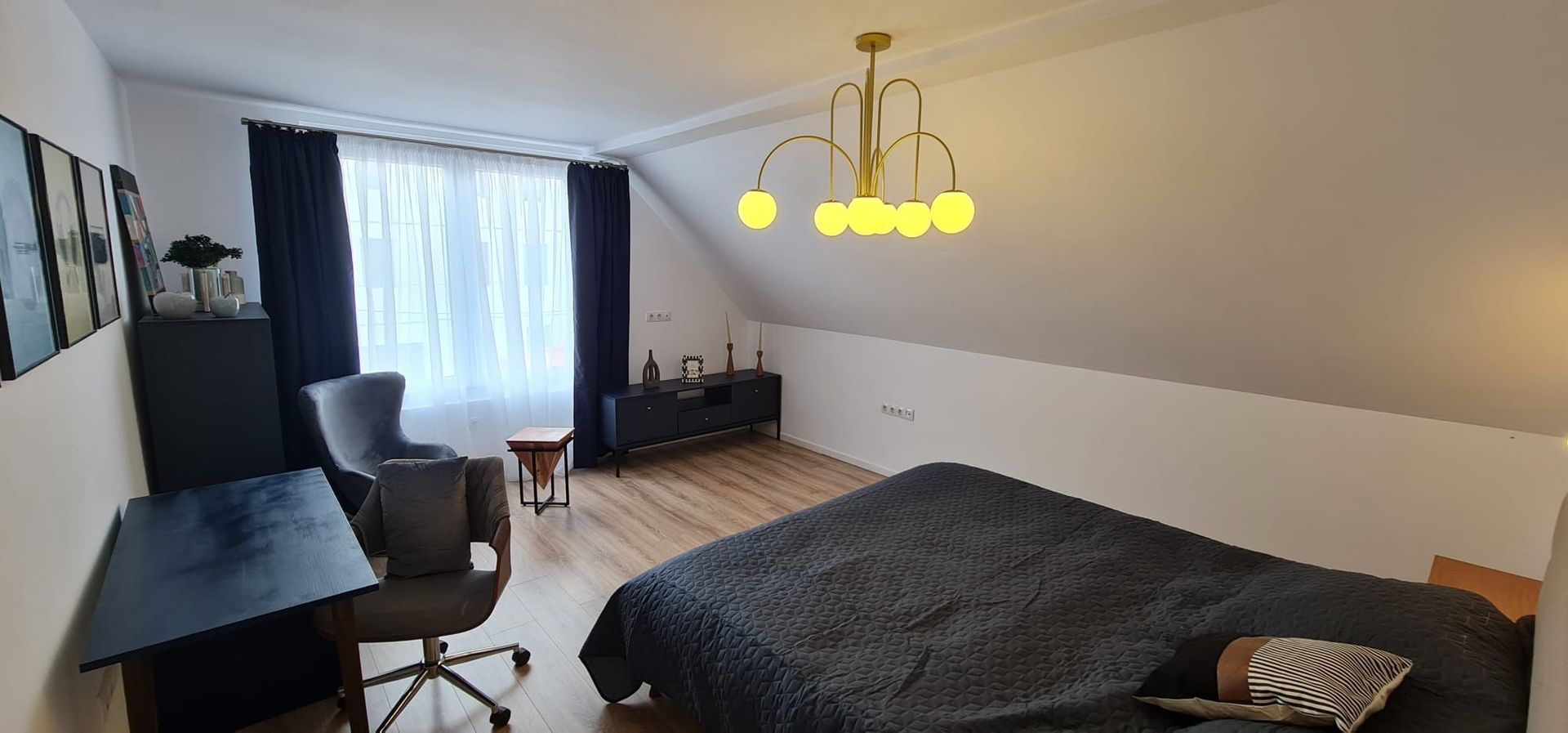 Vila spațioasă și elegantă de vânzare la intrarea în cartierul Turnișo - Poză 19