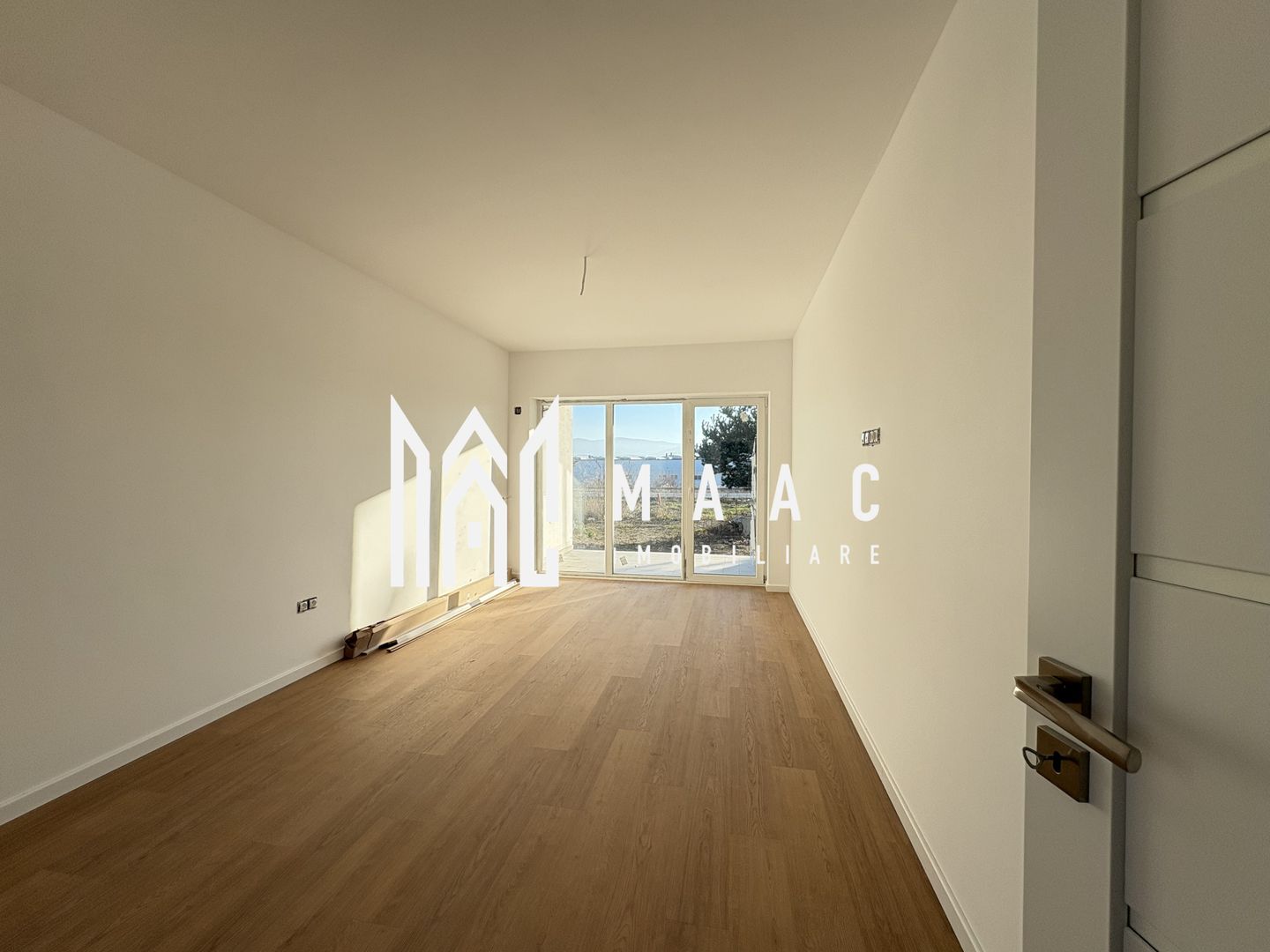 Apartament 3 camere I 2 Bai I Parcare inclusa I Zona vest - Poză 1