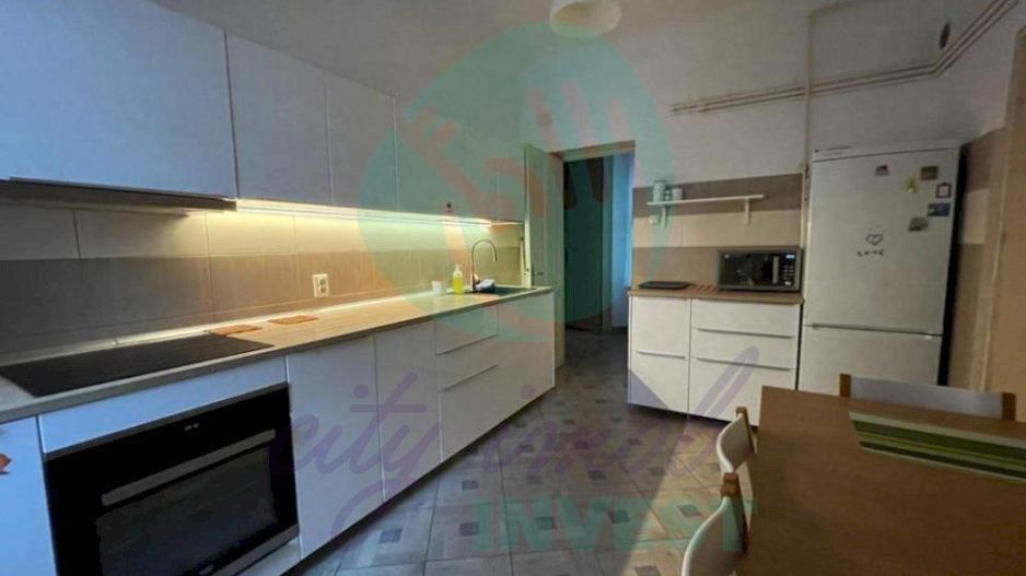 Apartament in vila cu arhitectura specifica perioadei interbelice - Poză 9